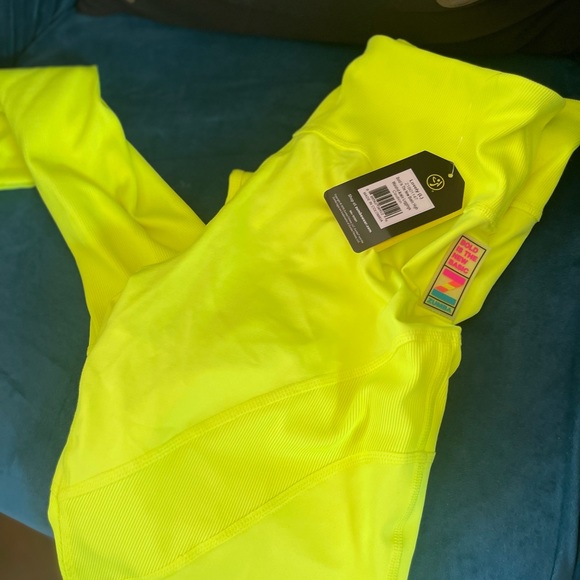 Caution Color Bold is the New basic legging - Picture 6 of 6